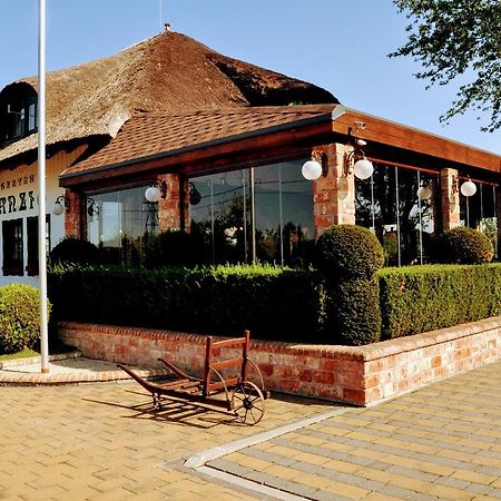 Kantár Fogadó és Étterem Vitnyéd Exterior foto